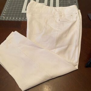 Ruby Rd. White Ankle Pants